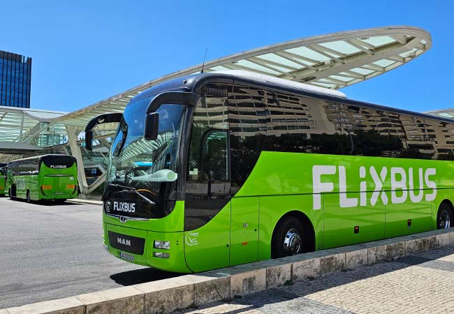 FlixBus an der Busstation Estação do Oriente