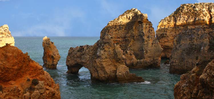 http://www.lagosportugalguide.com/images/lagos-500/ponta-piedade-lagos.jpg