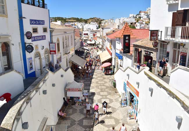 Le strade tradizionali del Centro Storico di Albufeira.