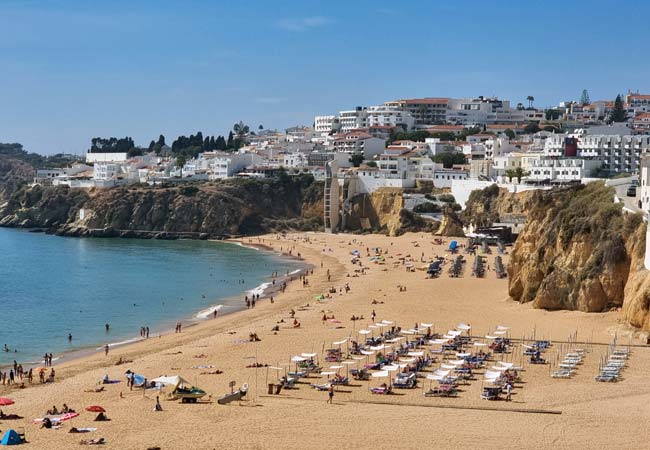 La magnifique plage de Praia dos Pescadores à Albufeira